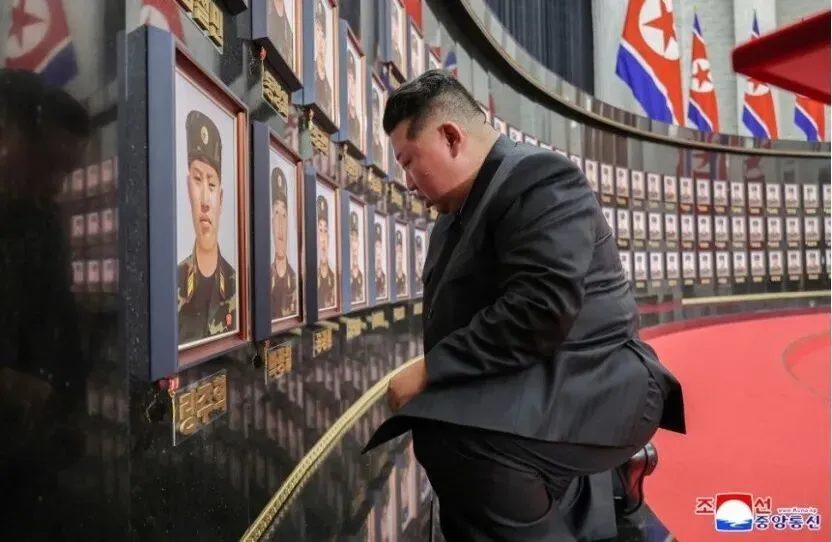 ▎2025年8月22日，金正恩为曾参战俄罗斯的士兵举行了宴会和纪念仪式。图源：朝中社