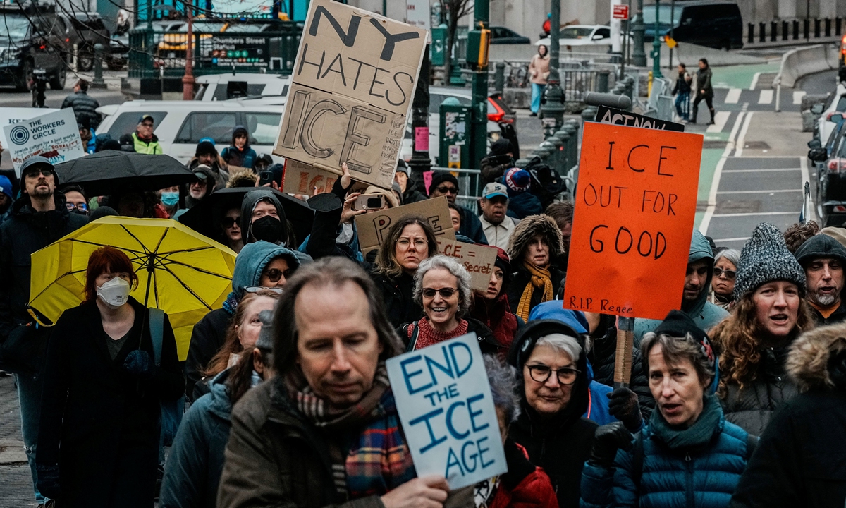 People gather in Foley Square, Manhattan, New York City, on January 10, 2026, to protest against ICE following the killing of 37-year-old Renee Nicole Good by ICE agents in Minneapolis. Photo: IC